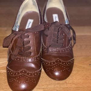 Vintage look ribbon tie granny bootie